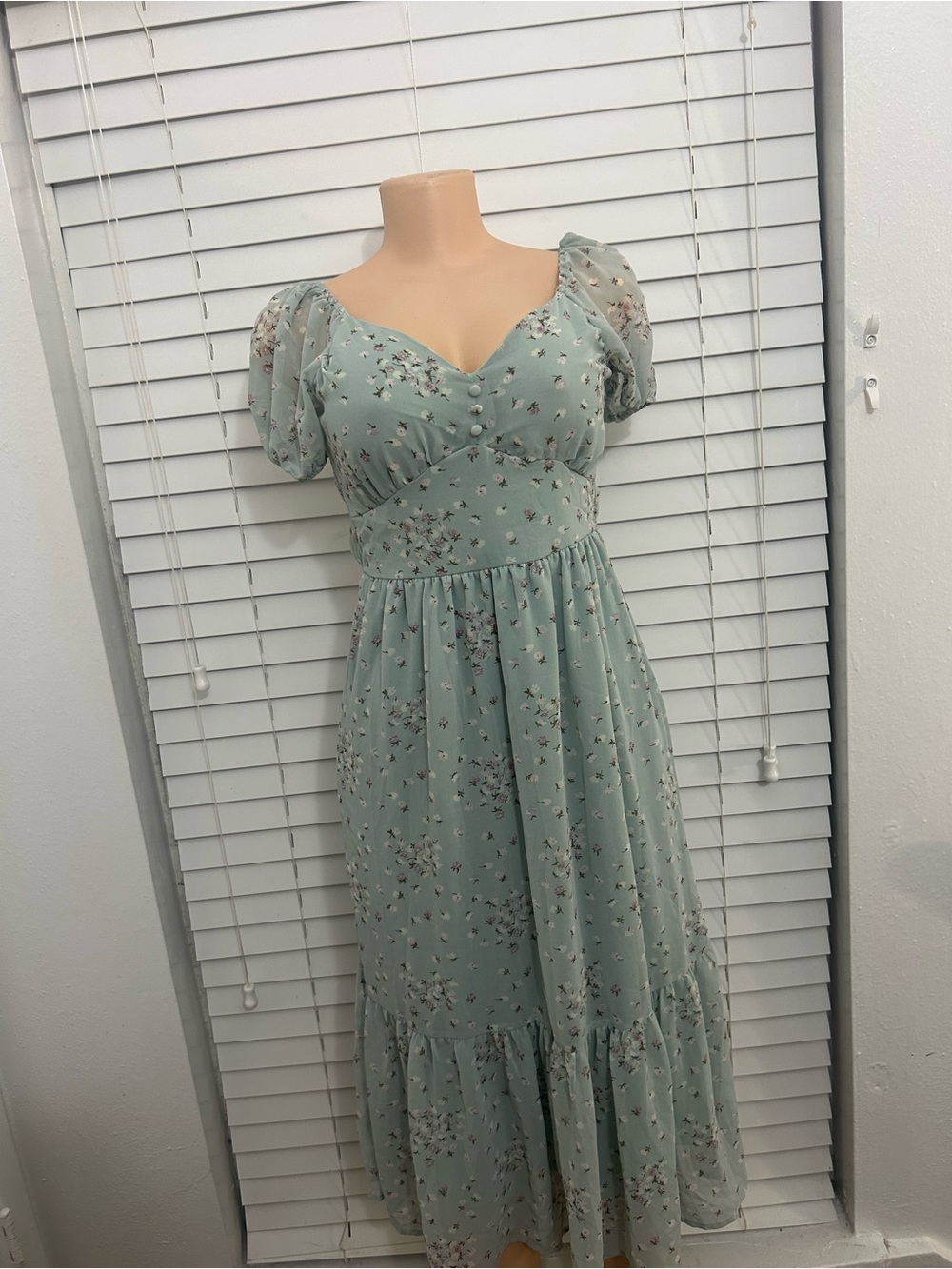 Sage Floral Puff-Sleeve Midi Dress